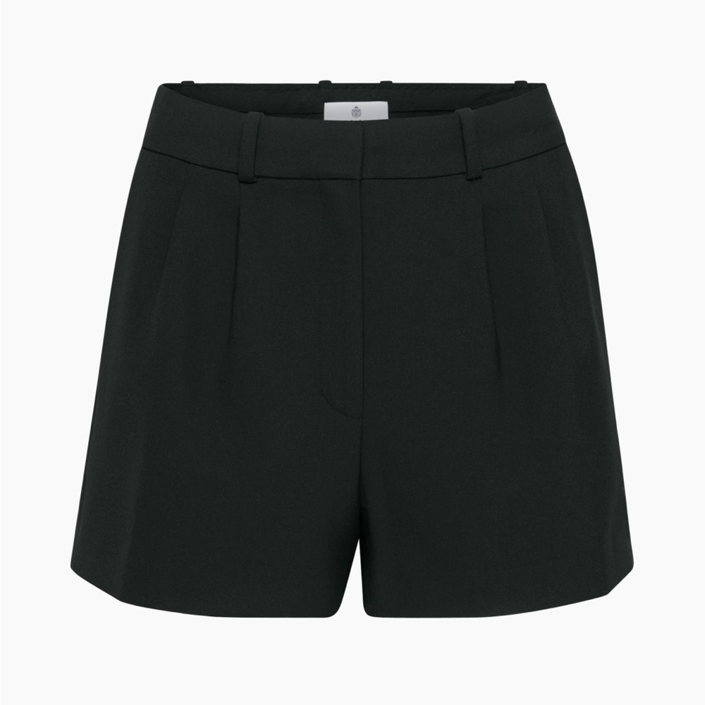NWOT Babaton shorts aritzia